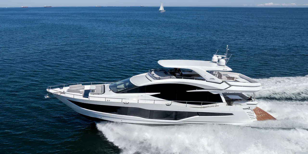 Galeon flybridge gallery exterior 1